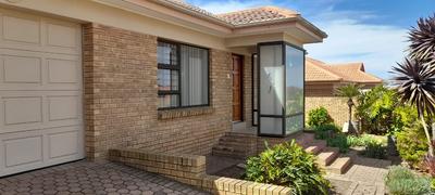 Townhouse For Rent in Heiderand, Mossel Bay